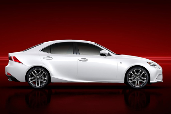 Lexus IS: Treća generacija na prvim fotografijama