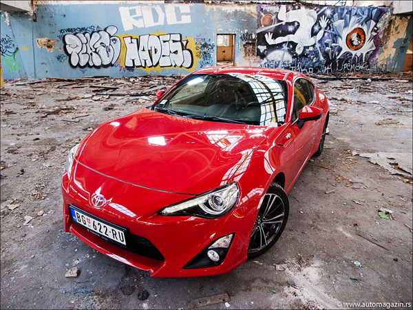 Test: Toyota GT86 - Koga je briga za konjske snage!