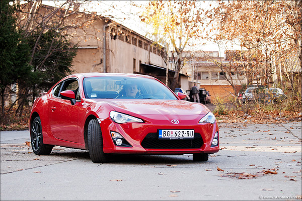 Test: Toyota GT86 - Koga je briga za konjske snage!