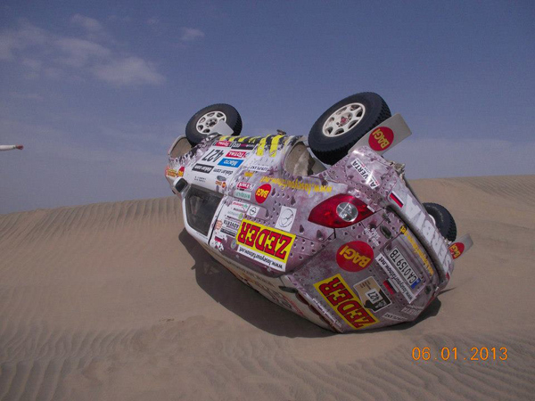 Dakar 2013 - Srpska posada u Opel Antari završila na krovu