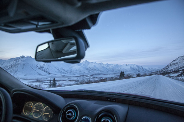Jaguar XJ 3.0 AWD u najhladnijem mestu Kanade (foto+video)
