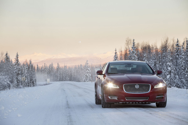 Jaguar XJ 3.0 AWD u najhladnijem mestu Kanade (foto+video)
