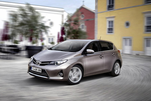 Toyota Centar Beograd: Test vožnja novog Aurisa uz POKLON vaučer!