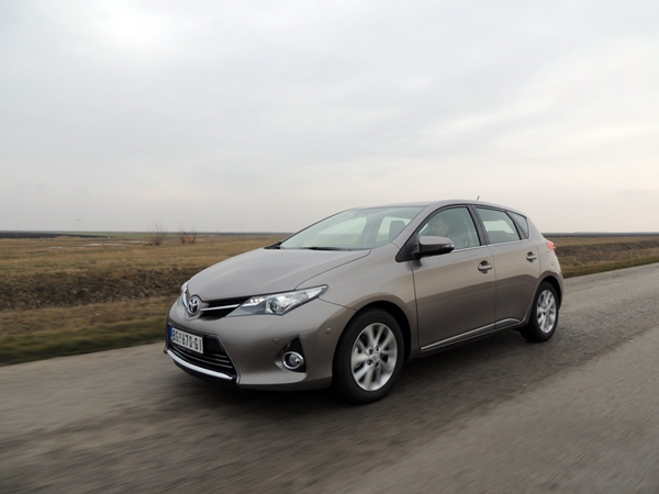 Toyota Auris 2013 - U Srbiji  već od 14.200 evra
