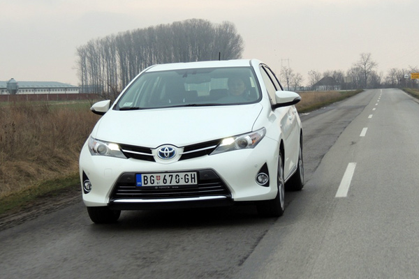 Toyota Auris 2013 - U Srbiji  već od 14.200 evra
