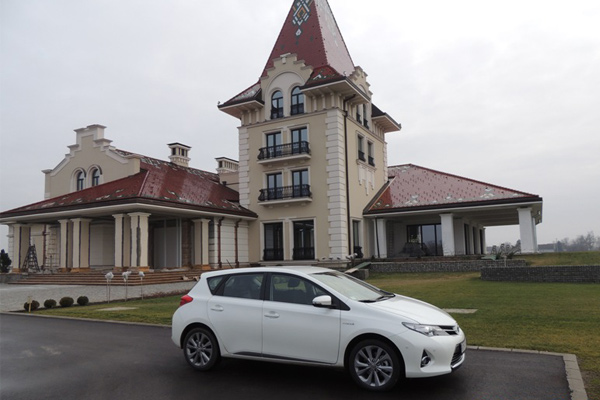 Toyota Auris 2013 - U Srbiji  već od 14.200 evra