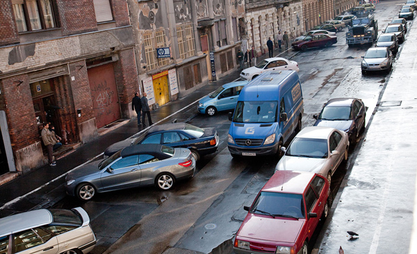 Umri muški 5: Četrnaest Mercedesa u akciji + FOTO