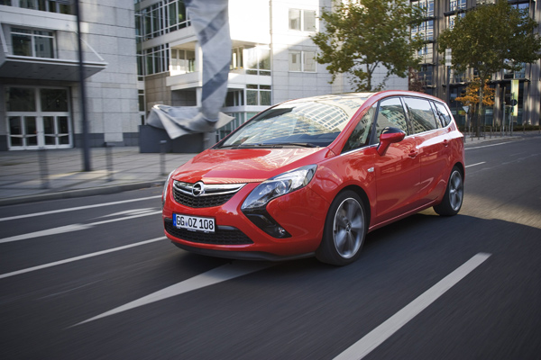 Opel Zafira Tourer BiTurbo: Najbrži kompaktni sedmosed sa dizel motorom