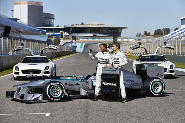 F1 - Mercedes predstavio W04 i najavio početak druge ere