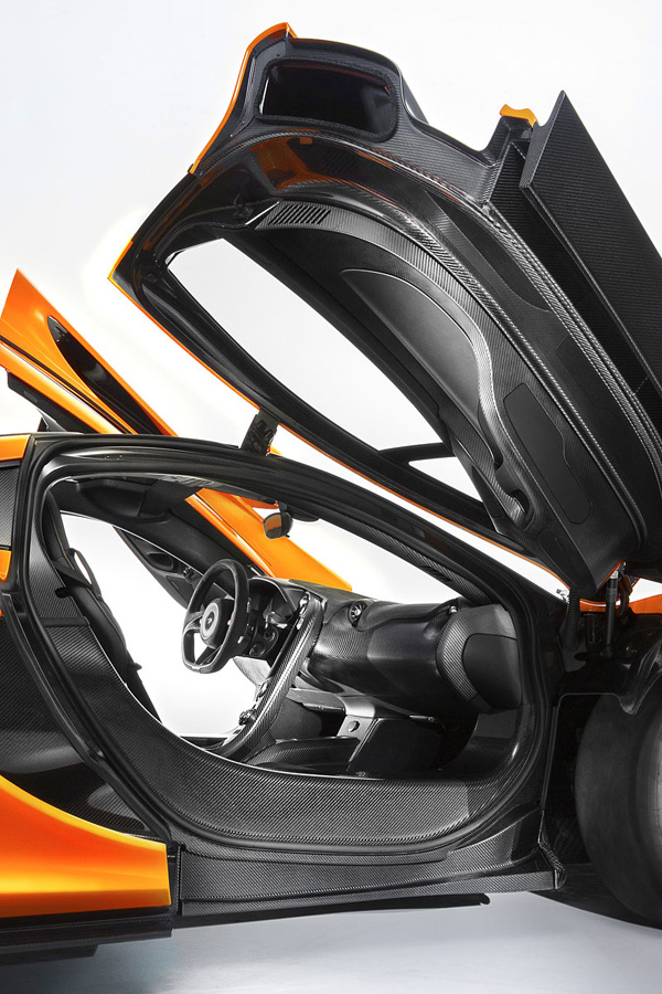 McLaren P1: Prve fotografije enterijera