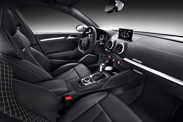 Audi S3 Sportback: Pet vrata i 300 KS