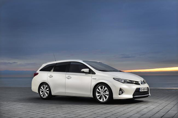 Toyota Auris Touring Sports u Ženevi!