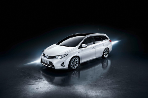 Toyota Auris Touring Sports u Ženevi!