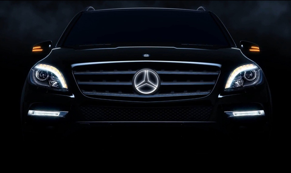 Mercedes-Benz osvetljava logo na maski hladnjaka
