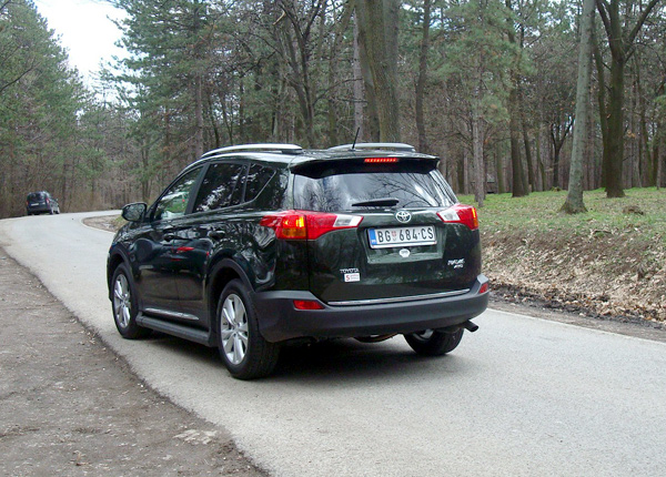 Toyota Centar Beograd - Predpremijera nove Toyote RAV4