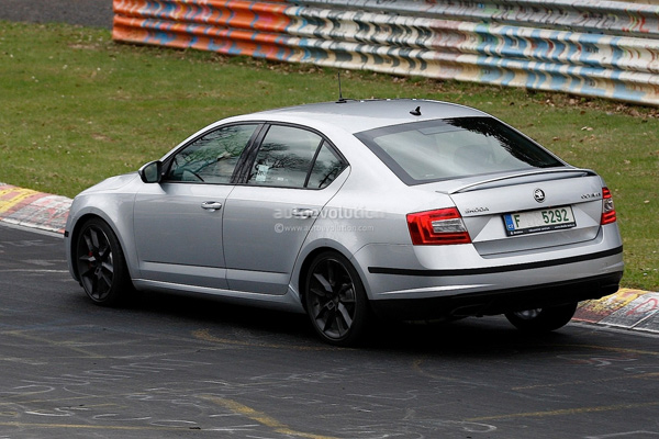 Škoda Octavia RS snimljena na Nürburgringu