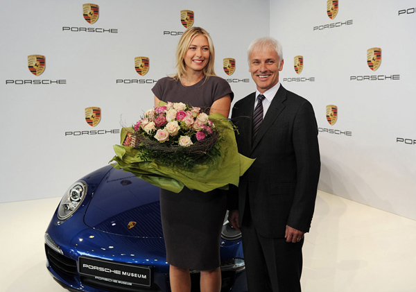 Maria Šarapova vozi Porsche + FOTO