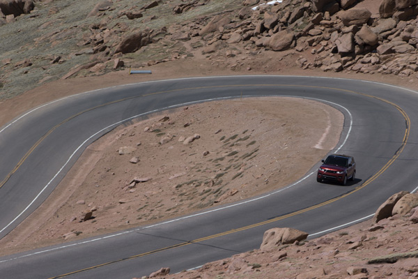 Range Rover Sport savladao Pikes Peak za 12:36 min