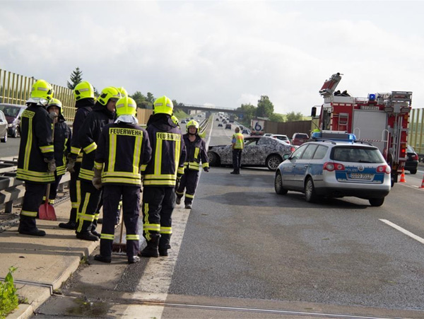 Maskirani prototip BMW serije 2 uništen na autoputu + FOTO