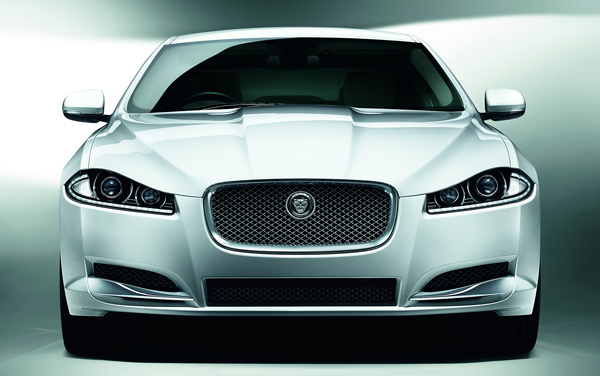 Jaguar XF 2014: Štedljiviji turbodizel i bolji navigacioni sistem