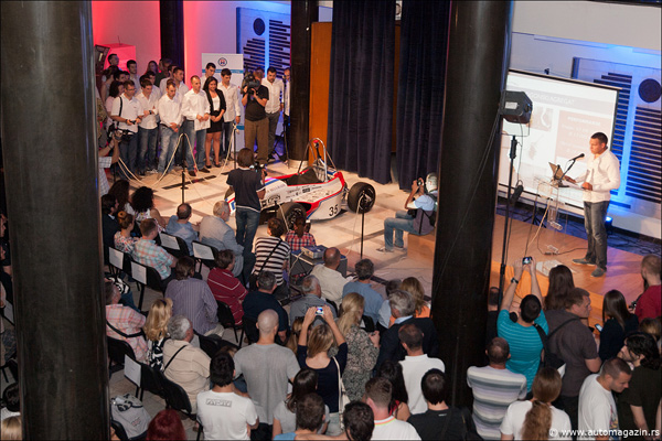 Formula student Serbia - Predstavljena Drumska strela 2013!