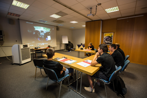 Nikola Miljković u programu FIA Young Driver Excellence Academy