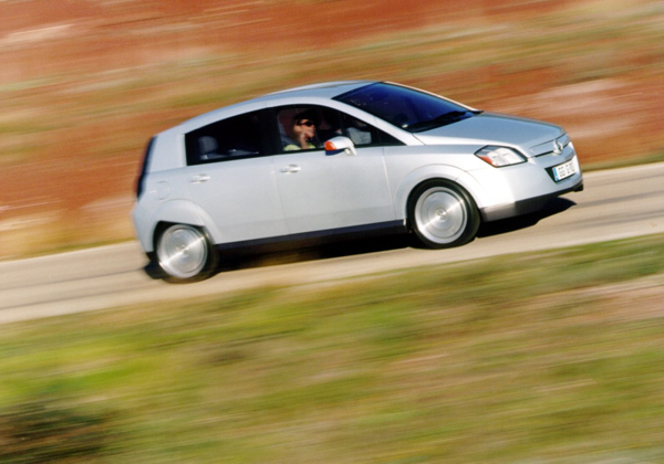 Povratak u budućnost sa vizionarskim Opel konceptnim automobilima 