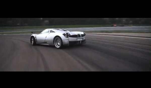 Video: Pagani Huayra u rukama majstora volana