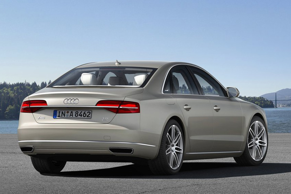 Audi A8 2014: Prve fotografije, informacije i video