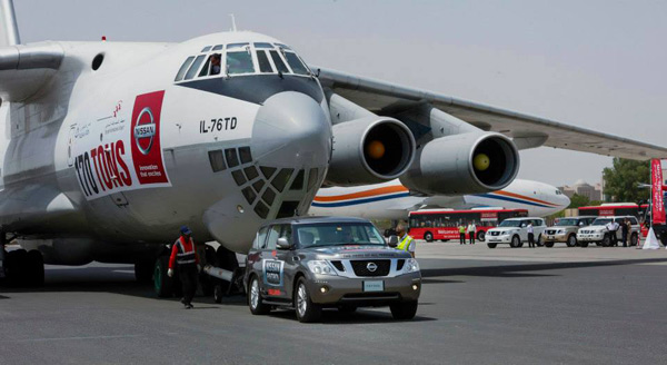 Nissan Patrol povukao avion težak 170 tona! (foto + video)