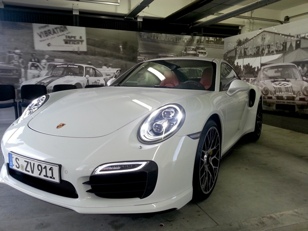 Evropa proslavila pet decenija  legendarnog modela Porsche 911