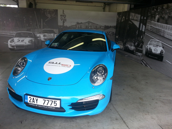 Evropa proslavila pet decenija  legendarnog modela Porsche 911