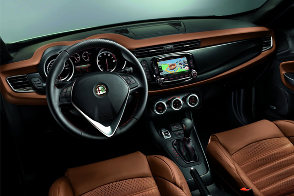 Alfa Romeo Giulietta 2014: Lepši enterijer i snažniji motori