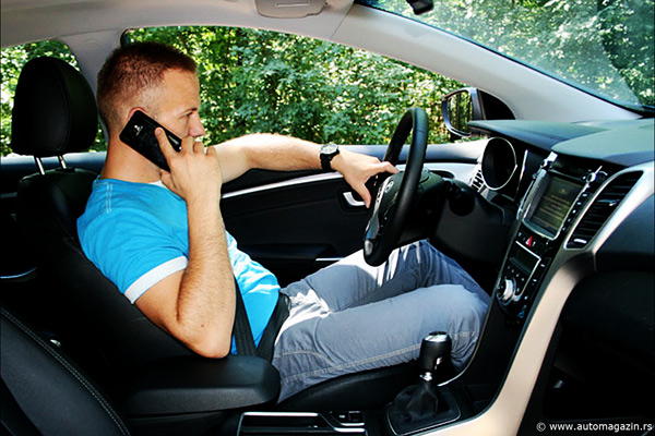 Savetujemo: Ovako NE treba sedeti za volanom! (foto)