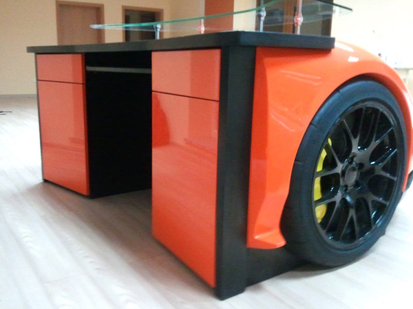 Lamborghini Murcielago kao radni sto + FOTO