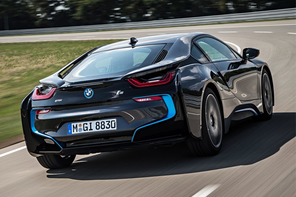 Ovo je potpuno serijski BMW i8 + VIDEO