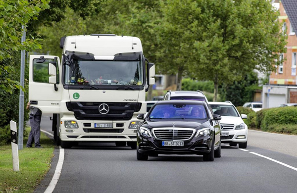 Mercedes S-Klasa prešla 100 km bez vozača u realnom saobraćaju