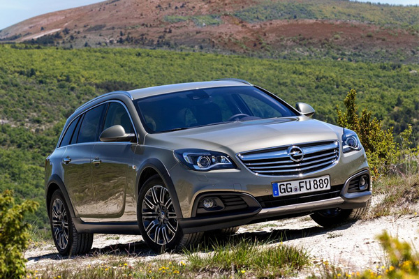 Video: Opel Insignia Country Tourer se ne plaši ni lakog terena