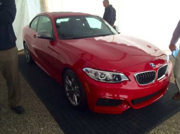 BMW serije 2 snimljen na dilerskoj konferenciji + FOTO