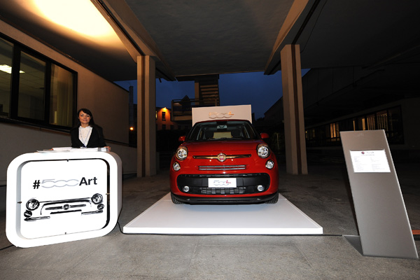 Model Fiat 500L glavna zvezda Galerije moderne umetnosti u Torinu 