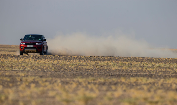 Range Rover Sport - Novi rekord, ali u pustinji + FOTO + VIDEO