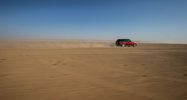 Range Rover Sport - Novi rekord, ali u pustinji + FOTO + VIDEO