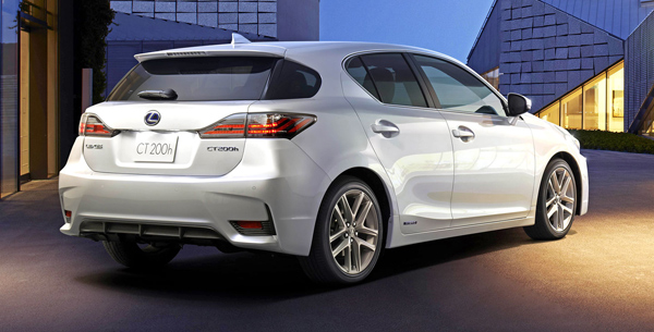 Lexus CT 200h: Facelift na zvaničnim fotografijama