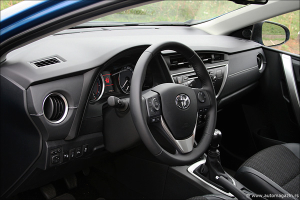 Testirali smo: Toyota Auris Touring Sports 1.6 Valvematic