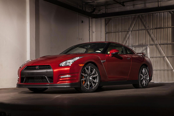 Nissan GT-R 2014: Nova svetla, boja i tehnika