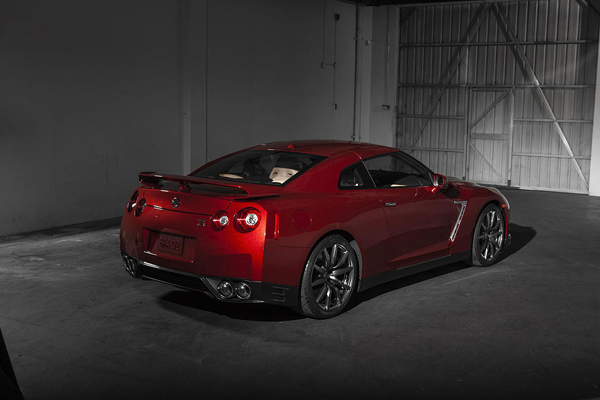 Nissan GT-R 2014: Nova svetla, boja i tehnika