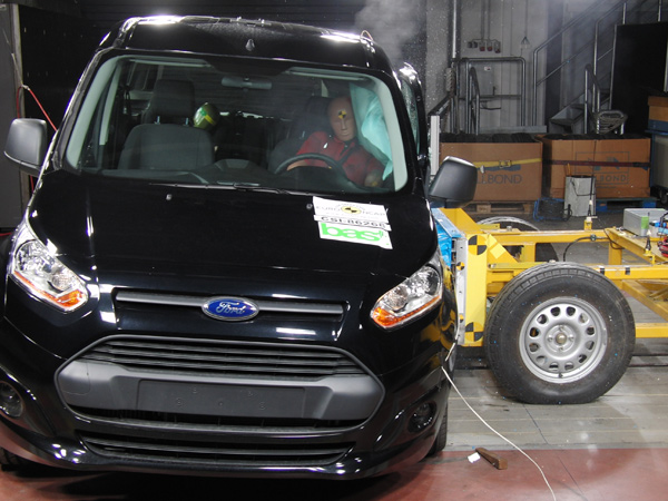 Novi Ford Tourneo Connect - prvi u klasi osvojio pet Euro NCAP zvezdica