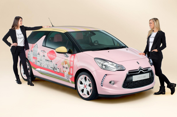 Citroën DS3 u opremi ima ogledalo, šminku, jastučiće...