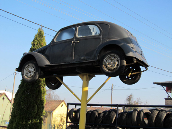 Lancia Ardea - Ni na nebu, ni na zemlji