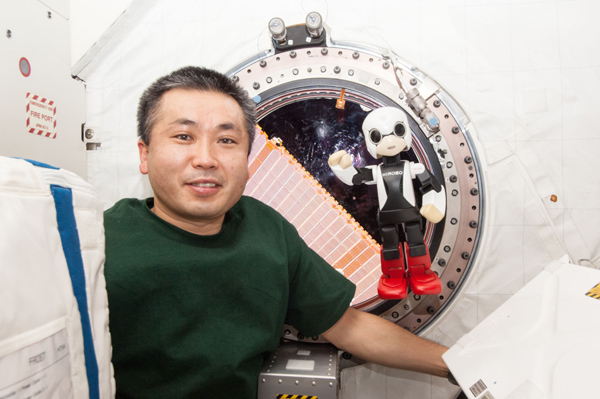 Toyota Kirobo robot astronaut: faza 4 + VIDEO